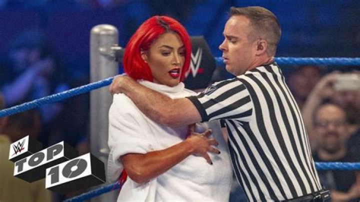 20 Embarrassing WWE Superstar Moments Captured by Paparazzi